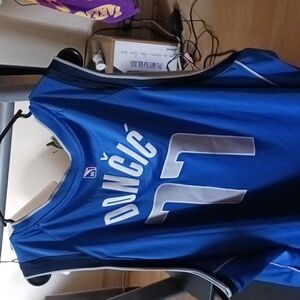 Luka doncic swingman jersey1